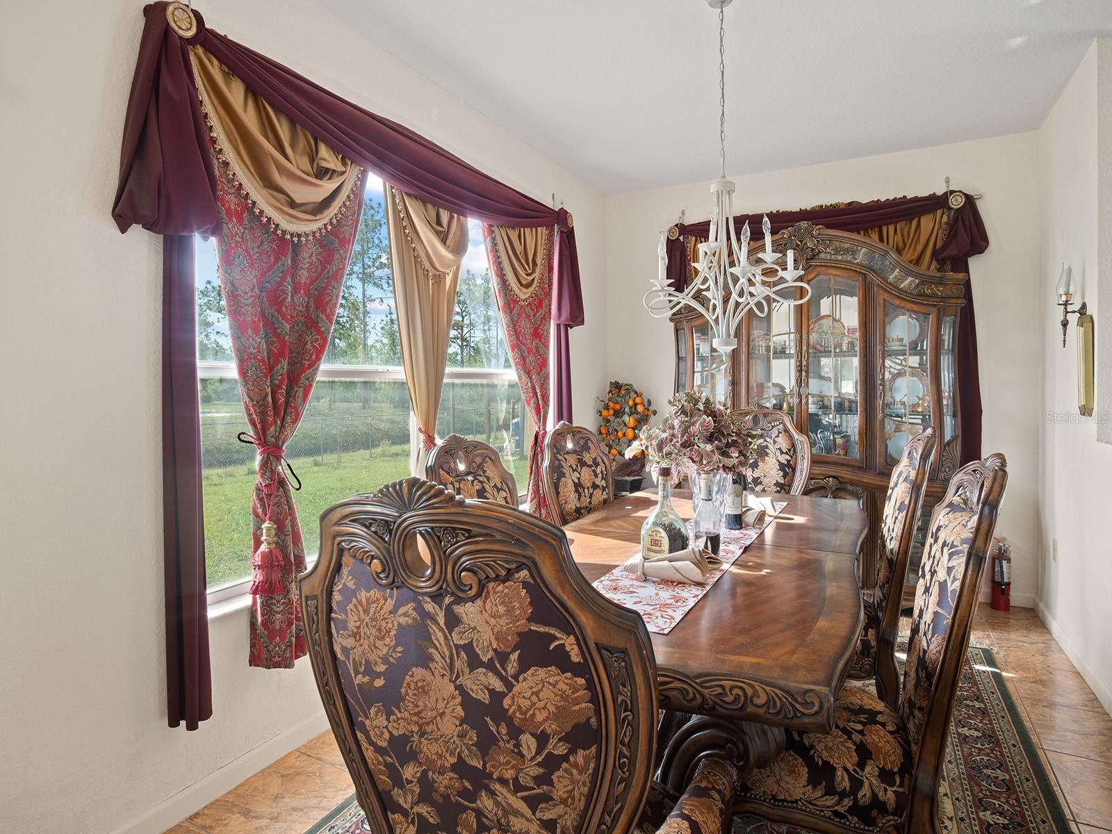 ORLANDO, Florida 32833, 5 Bedrooms Bedrooms, ,4 BathroomsBathrooms,Residential,For Sale,SABAL,G5068001
