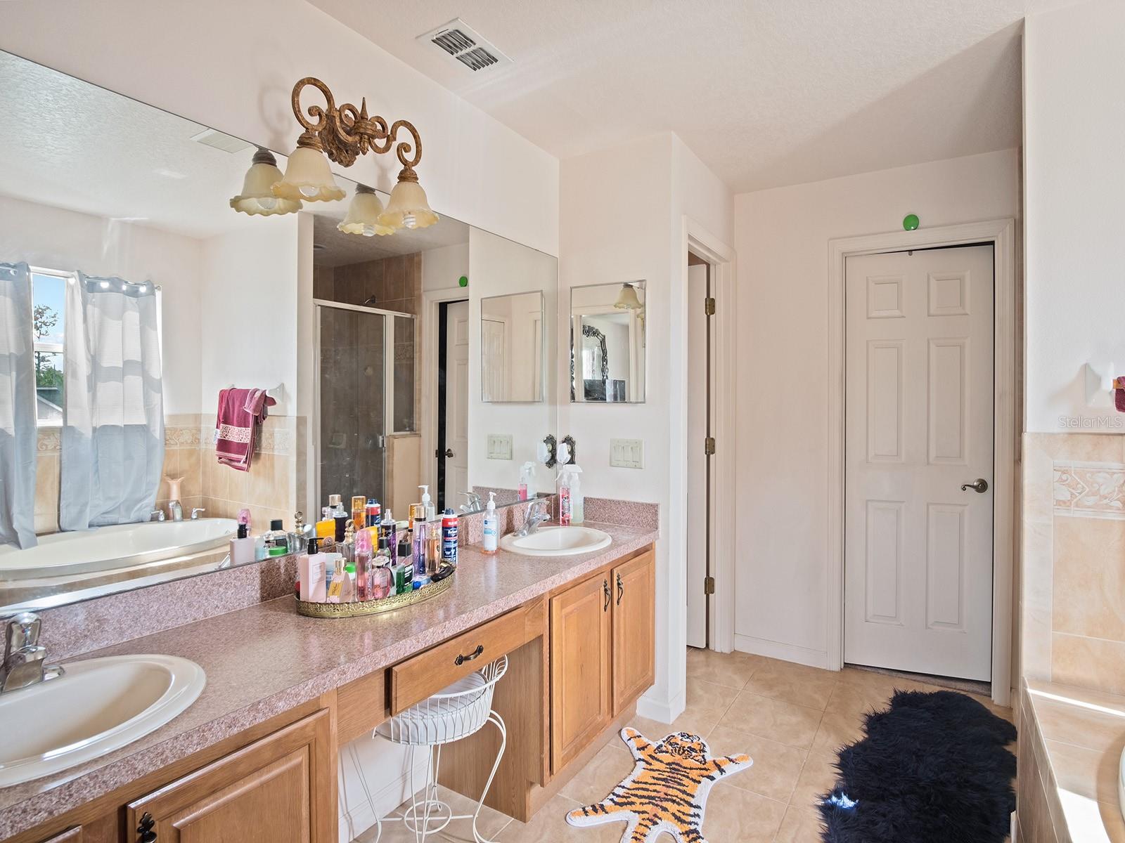 ORLANDO, Florida 32833, 5 Bedrooms Bedrooms, ,4 BathroomsBathrooms,Residential,For Sale,SABAL,G5068001
