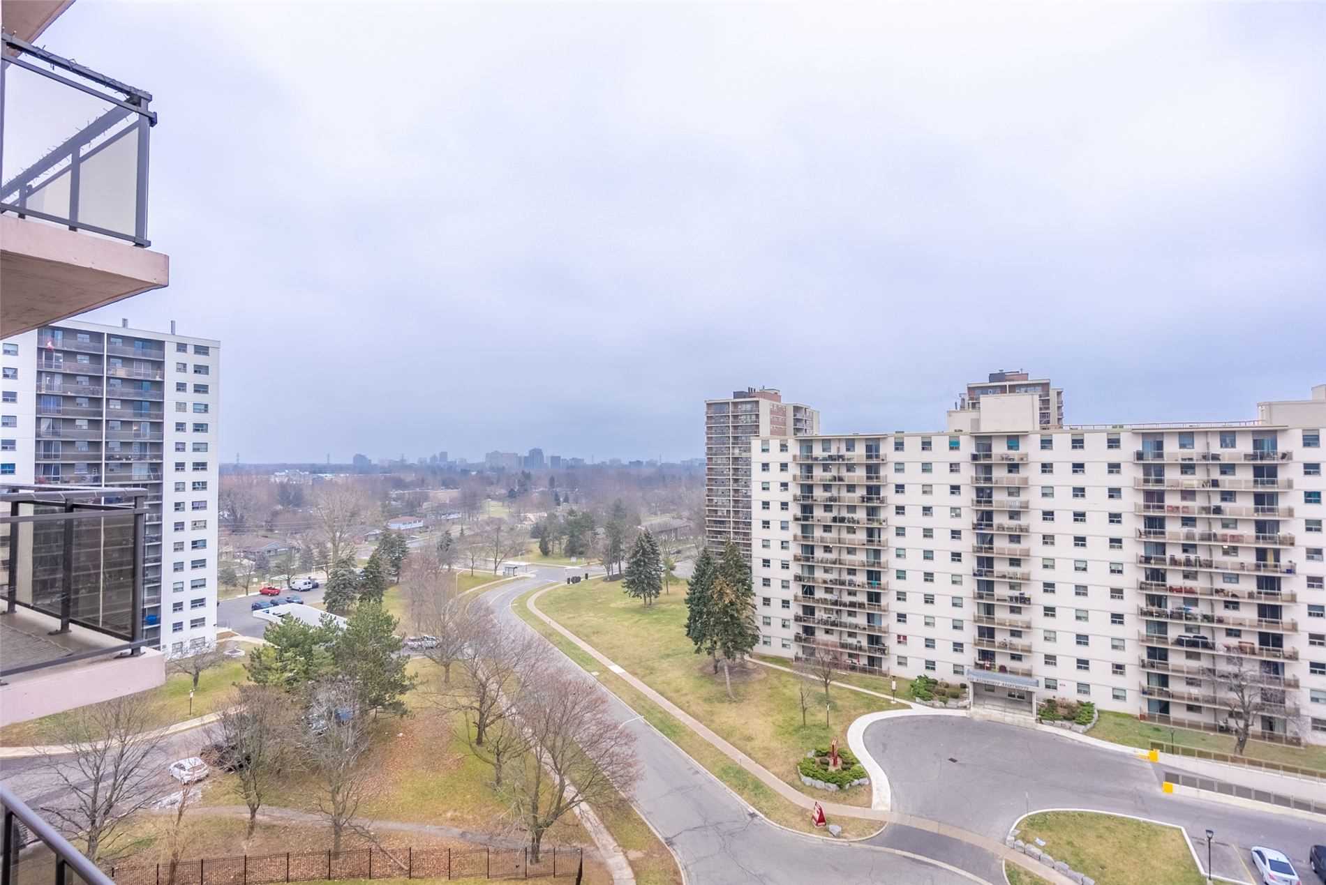 975 Warwick Crt, Burlington, L7T 3Z7, 1 Bedroom Bedrooms, ,1 BathroomBathrooms,Condo Apt,For Sale,Warwick,W5084392